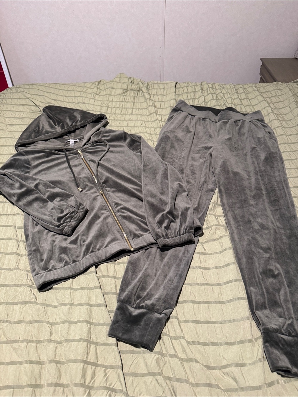 Cable & Gauge studio velour lounge set